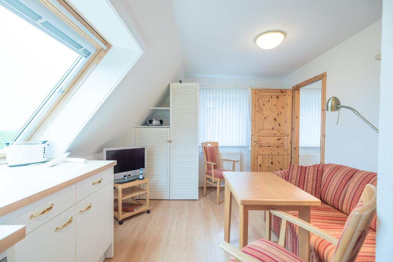 Direkt Am Deich - Ferienwohnung Oland Im Gaestehaus Am Badedeich Dagebüll Esterno foto