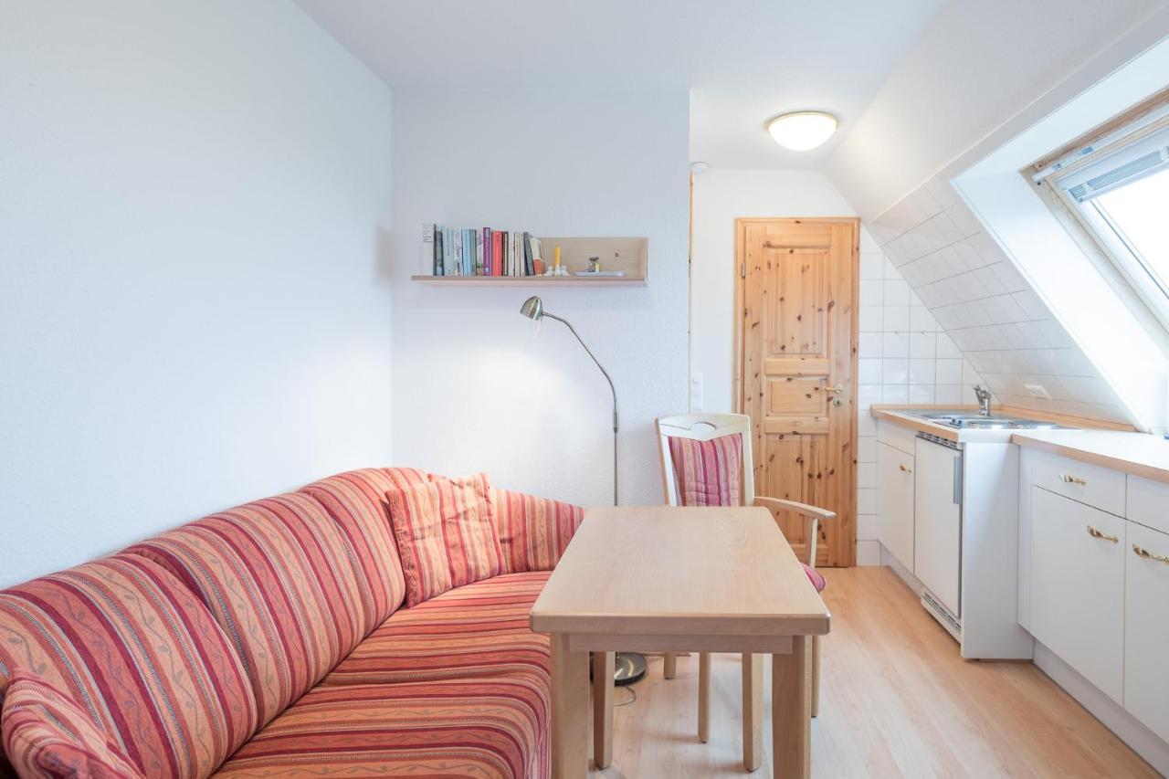 Direkt Am Deich - Ferienwohnung Oland Im Gaestehaus Am Badedeich Dagebüll Esterno foto